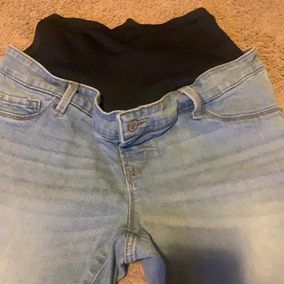 Old navy maternity full panel raw edge crop Jean - Picture 5 of 6